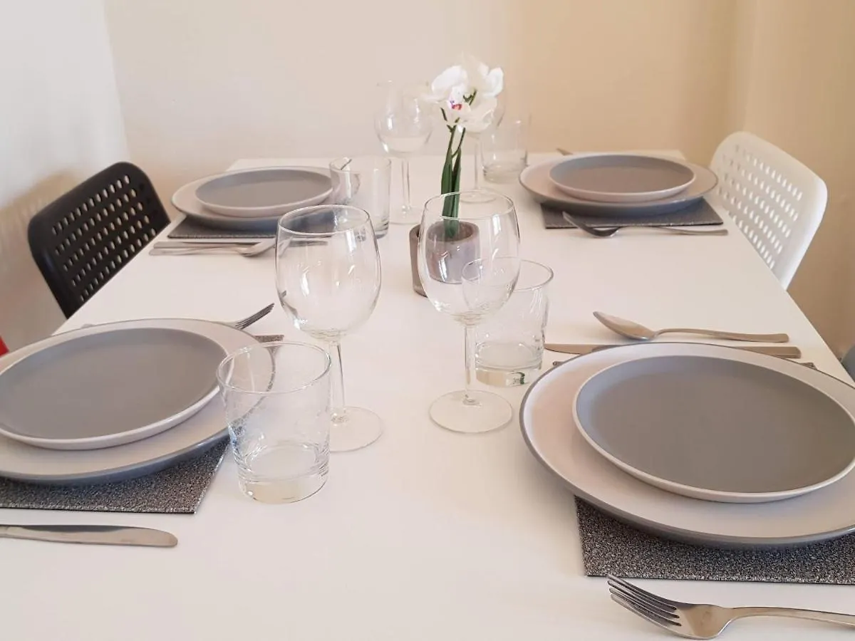 Lovely Holiday Home In Leeds Near Roundhay Park