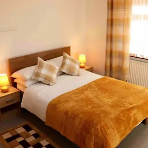 Holiday home Cheerful 2 Bedroom Residential - Free Parking, Leeds (West Yorkshire)
